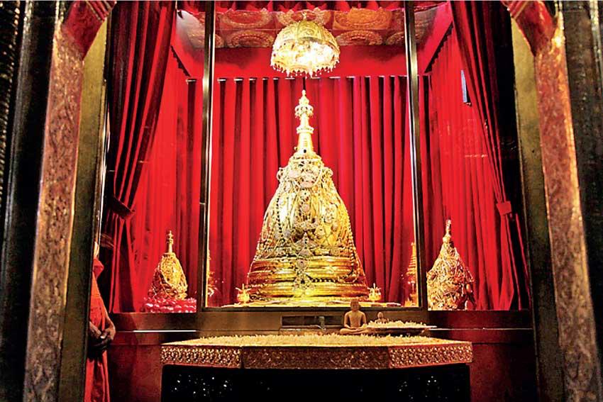 වසර 16කට පසු දළදා වහන්සේ සියැසින් දැකබලා ගන්න ඔන්න පිංබර ඔබටත් දැන් අවස්ථාව උදා වෙලා තියෙනවා. ඒ පින්බර පුවත ගැන සම්පූර්ණ තොරතුරු මෙන්න…