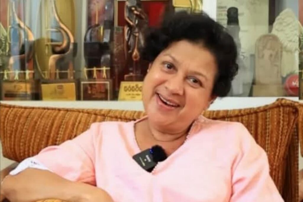 සුසන්තා චන්ද්‍රමාලි මහත්මිය, රටක්ම හඬවමින් අප අතරින් නික්ම ගියා… ඇය අප අතරින් නික්ම ගියේ අපි හැමෝටම අපූරු පාඩමක් කියා දීලා… මෙන්න ඒ ගැන…