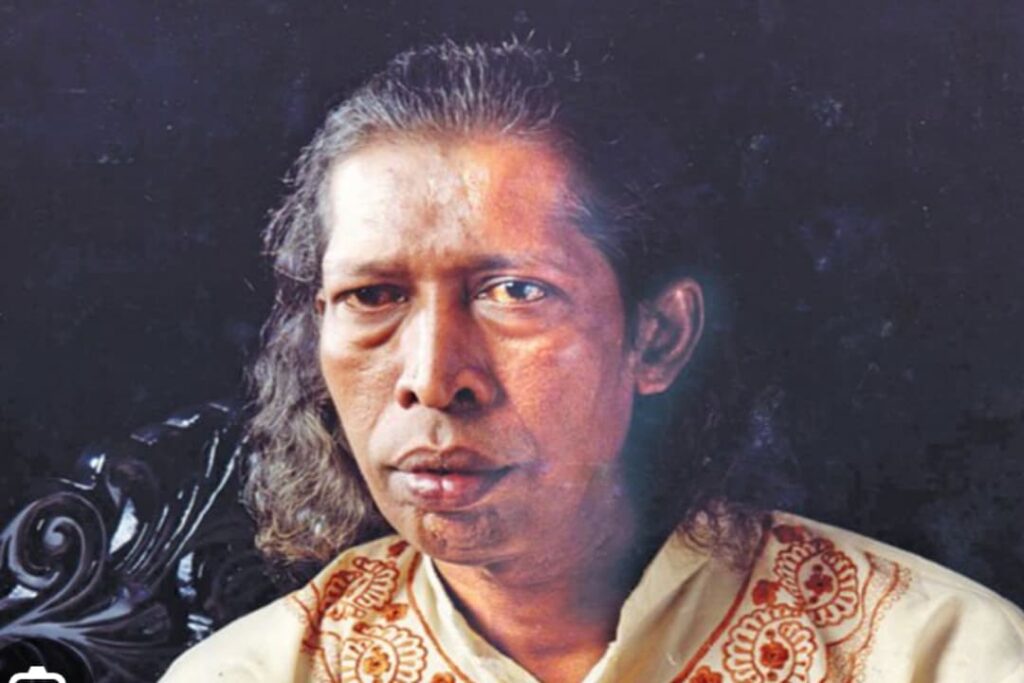 අද පොලු තියෙන ගායකයෝ අතරේ එදා පදවිය පැත්තේ ගමක ෂෝ එකකට ගිහින් ගුණදාස කපුගේ මහත්තයා කරලා ආවේ මෙහෙමයි..!