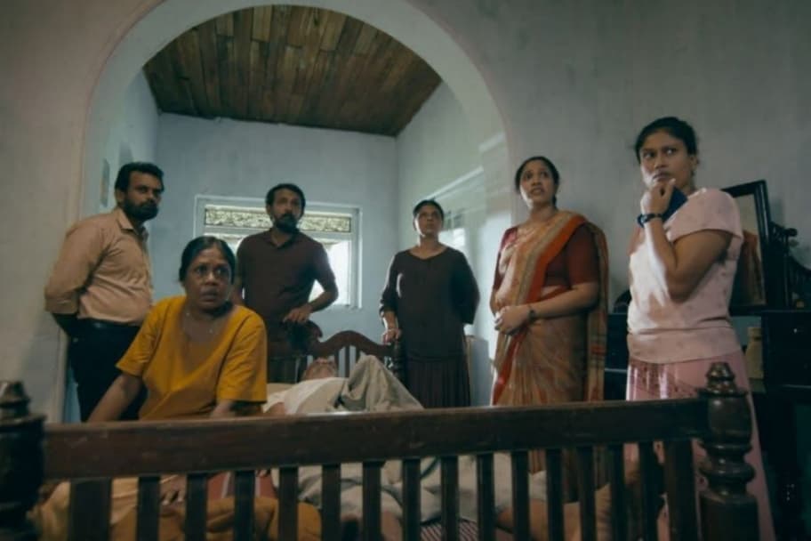 ලංකාවේ ෆිල්ම් එකක් ඉන්දියාවෙත් ගහන්න යනවා එහෙනම්… මේ දවස්වල හැමෝම හොයන නෙළුම් කුළුණ ගැන නොදන්න විස්තරේ මෙන්න…