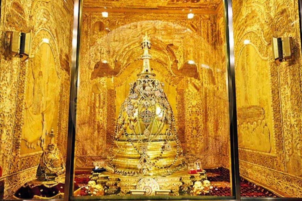 දළදා සමිඳු වැඩසිටින කරඬු හතේ කතාව දන්නවද ?