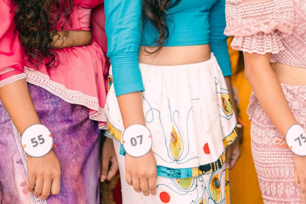 ජයග්‍රාහිකාවගේ අංකය මාරු වෙලා… අවුරුදු කුමාරියෝ තෝරන්න ගිහින් හැමෝම අමාරුවේ වැටුනු අමුතුම පුවතක් මෙන්න…