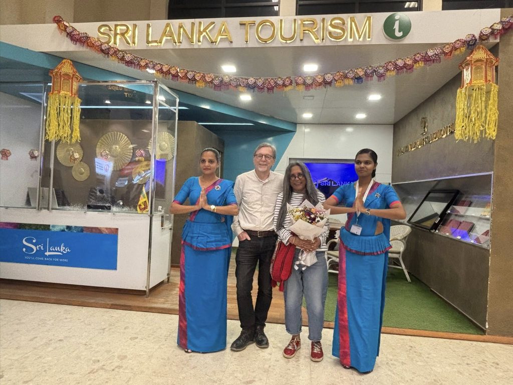 සම්මානනීය සිනමා අධ්‍යක්ෂකවරියක් හිටි හැටියේම දිවයිනට. ලංකාවට ඇවිත් කරන්න යන ලොවක් හොල්ලන අලුත් වැඩේ මෙන්න