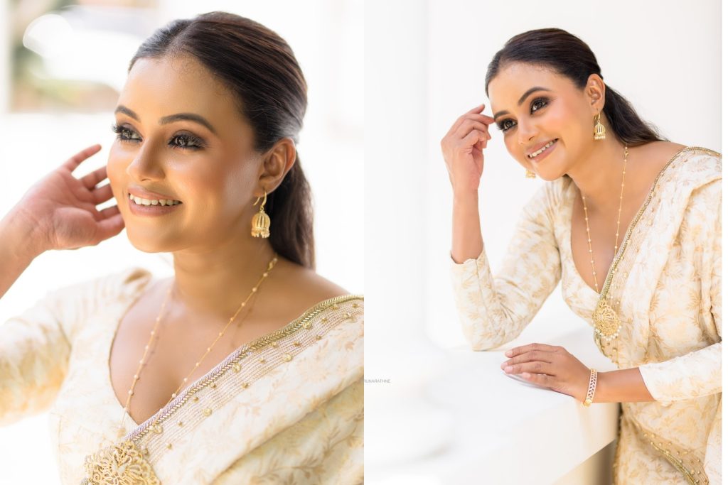 එයා නම් ඔසරියට පුදුම ලස්සනක් තියෙන්නේ… ඔසරියෙන් හැඩ වුනු දිනක්ෂිගේ නොදුටු දසුන් මෙන්න