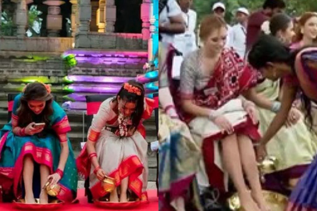 රූ රැජිනියන් කකුල් හෝදන්න තෙලංගනා කතුන් යොදාගෙන මේ මොකද්ද මේ කරන්නේ..? ලෝක රූ රැජින තරගයෙන් ඇසෙන ආන්දෝලනාත්මක කතාවක් මෙන්න.