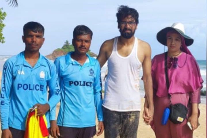 විදෙස් ජාතීන් දෙදෙනෙකුගේ ජීවිත බේරූ පොලිස් විරුවන් ගැන ඇසෙන කතාව මෙන්න.