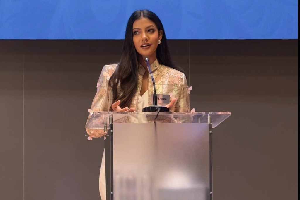 සබ්බ පාපස්ස අකරණං කුසලස්ස උපසම්පදා… බුදු පදයෙන් ලොව අමතා අපි පුංචි රටට ලොකු ආඩම්බරයක් ගෙන රූ රැජින ගැන ඇසෙන කතාවක් මෙන්න.