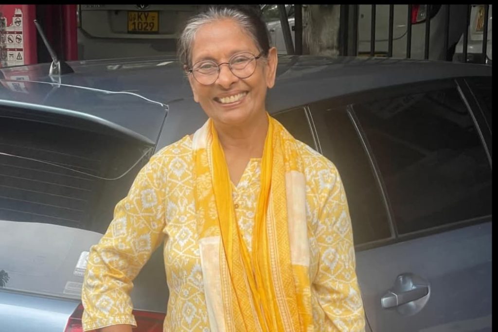 ” අක්කගේ රාජධානිය වුනේ සිනමාව. ඒ නිසා අක්කට අක්කව අතහැරුණා..” අපෙන් සමුගත් ආදරණීය මාලනිය ගැන අනෝජා වීරසිංහ කී කතාව