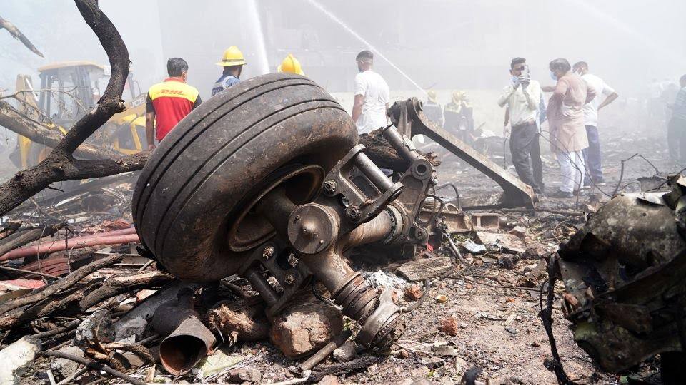 අනතුරට පත් ඉන්දීය ගුවන් යානයේ කළු පෙට්ටියක් ගැන විශේෂ අනාවරණයක්..