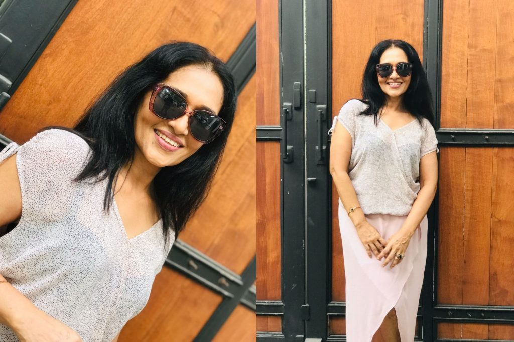 ඒ අහිංසක ඇස් දෙකට තාමත් රසිකයින් ආදරෙයි. වයසට නොයන නිල්මිණිය ගැන ඇසෙන කතාව මෙන්න