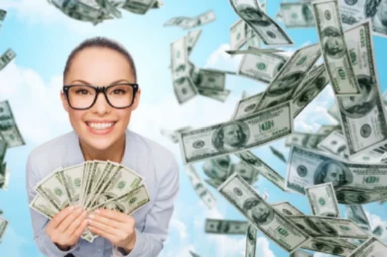 සල්ලි කොච්චර හෙව්වත් ලඟ රැඳෙන්නෙම නැද්ද ? එහෙනම් මේක කරලා බලන්න… ධන වාසනාව කැන්දන ”ජල රහස”