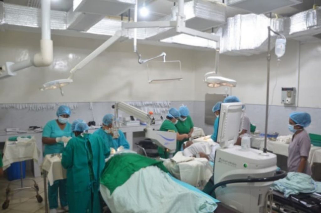 ඔවුන් නම් සැබවින්ම මිහිපිට දෙවිවරුන්මයි.. ගෙවුණු පොසොන් පෝයදා කුලියාපිටිය ශික්ෂණ රෝහලේ පැවැත්වුණු ඒ විශේෂ දන්සල ගැන ඇසෙන ආරංචිය මෙන්න..