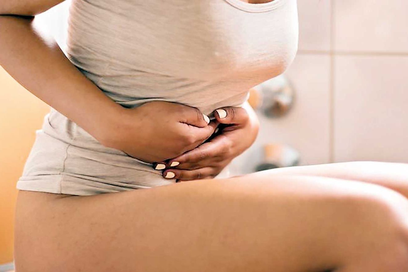 ඔබත් අරිශස් රෝගයෙන් පීඩා විදින කෙනෙක්ද ? මේ දවස්වල කෑම බීම ගද්දි මේ ගැනත් හිතන්න