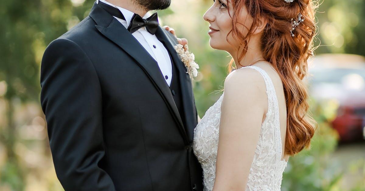 “මොනවා තිබුණත් හිතේ සතුට නැතුව වැඩක් නැහැ අම්මේ… මට සමාවෙන්න…අපේ සතුට සොයා ගෙන අපි යනවා…” – මධුසමයට ගිය යුවල දෙකක් සිදුකළ සුහද මාරුව…