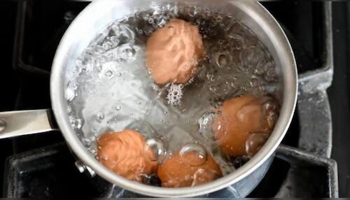 මෙහෙම දෙයක් වෙනවා කියලා දන්නවා නම්, ඔයා කවදාවත්ම බිත්තර තැම්බූ වතුර විසික් කරන එකක් නෑ…