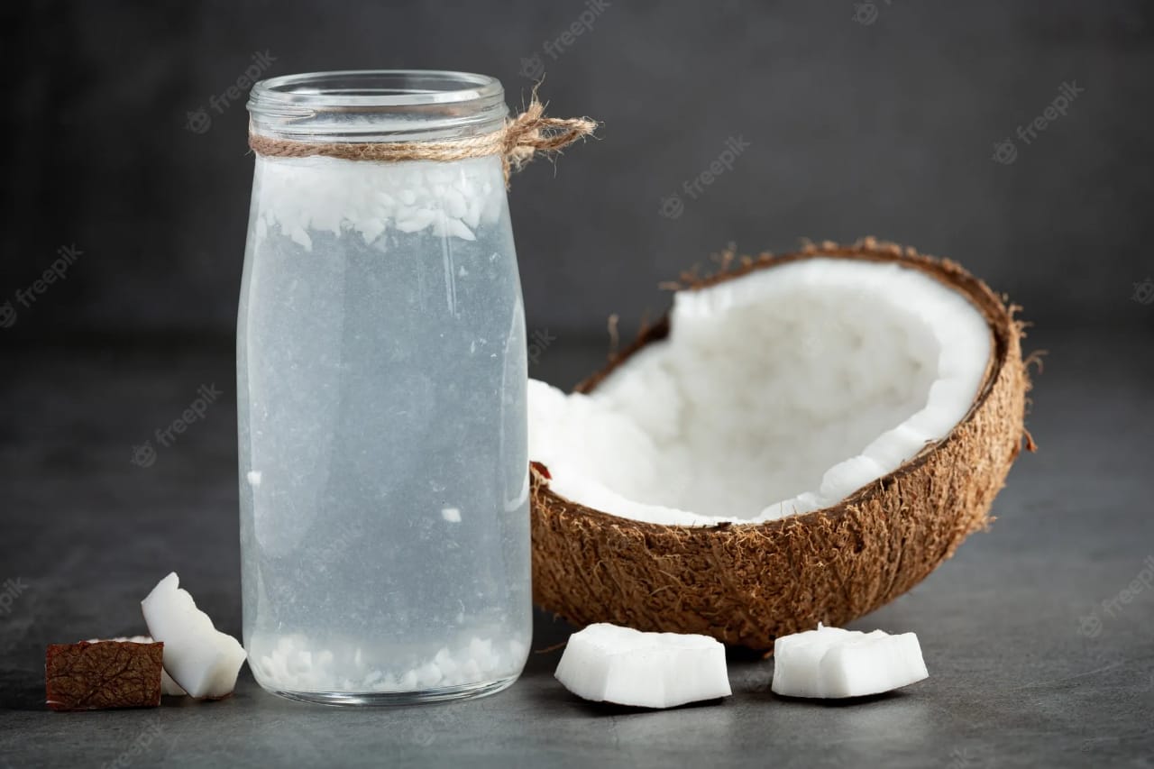 පොල් වතුර මෙච්චර ගුණයි කියලා දන්නවා නම් ඔයා කවදාවත් මේවා විසි කරන එකක් නැ… ඔබ පුදුම වෙන තොරතුරු රැසක් මෙන්න