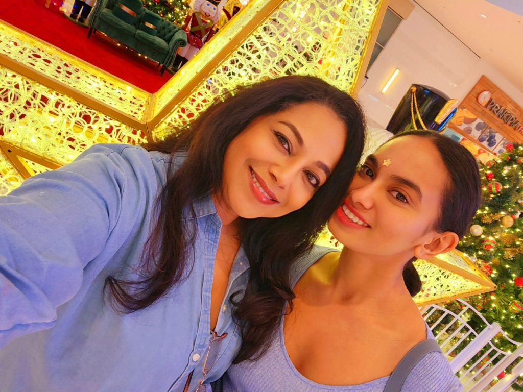 “විසිපස් වසරකට පෙර දින සිහි කෙරුණා.. ගැබ්බර මවක් වූ මාගේ රූ මැවුනා..” රුවැති දුවක් ගැන ආදරණීය මවක් වූ සංජීවනීගෙන් සටහනක්..