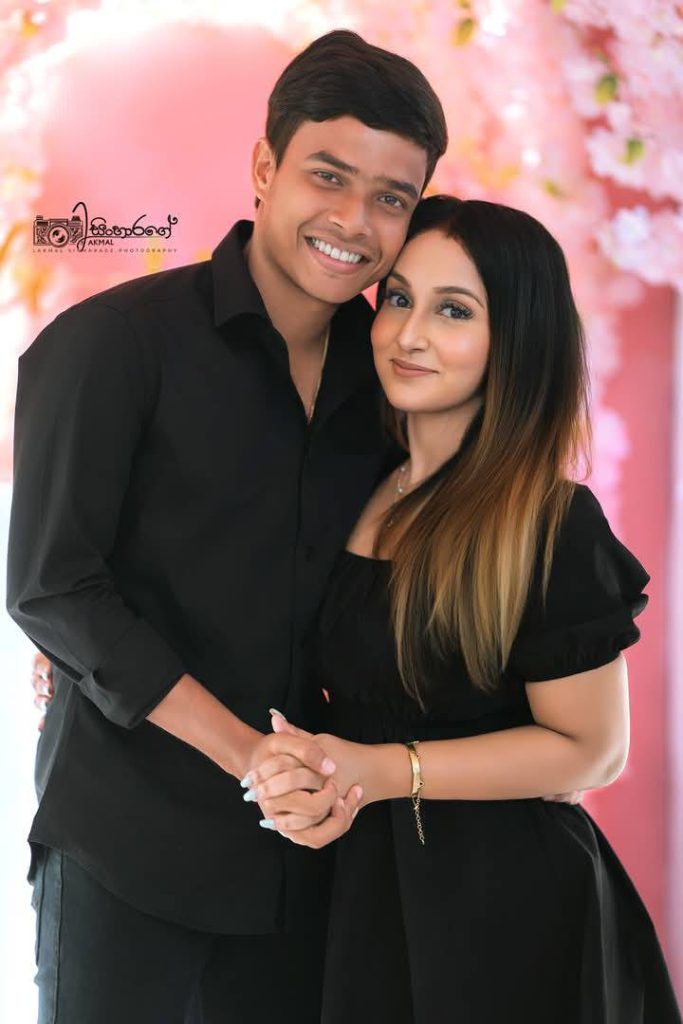 මේ මොහොතේ ඇය ඔහුට ශක්තියක්.. දුනිත්ගේ පියාගේ වෙන්වීමත් එක්ක ඩියානා කියූ ඒ සංවේදී කතාව මෙන්න..