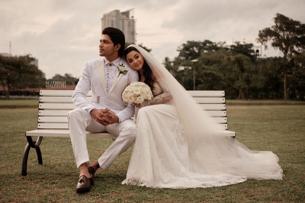කාගේත් හිත දිනාගත් ඔහු කඩවසම් මනාලයෙක් වෙයි.. හෂාන්ගේ හදවත සොරාගත් මේ සුරූපිනිය කවුද..?