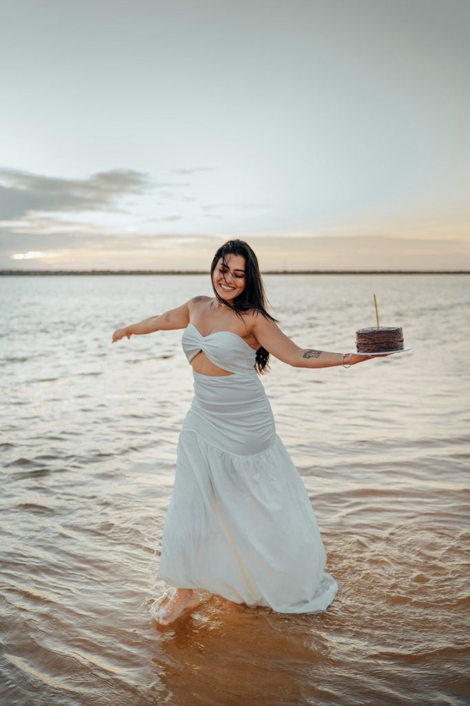 කාගේත් ආදරේ දිනූ එයාටත් දැන් 28ක්.. බලන්නකෝ එයාගේ ලස්සන…