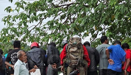 අබිරහසක් ඉතිරු කරමින් ජීවිතයෙන් සමුගත් ඇය කවුද..? ගැටඹේ පාලම උඩ ඇති වුණ ඒ කලබල ගැන ඇසෙන කතාව මෙන්න.