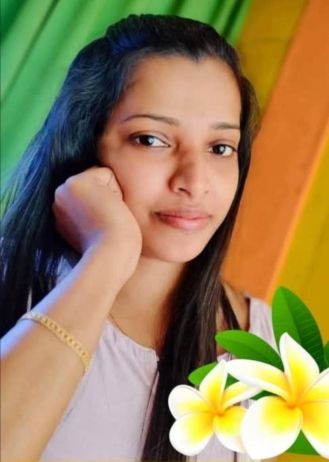 ඊශ්‍රායලයේ සිට පැමිණි සඳමාලිගේ අයියා කඳුළු සයුරක, පුංචි පැටවුන් රෝහලේ ප්‍රතිකාර ලබන ගමන් බිරිඳ දැඩිසත්කාර ඒකකයේ.. තවලම ප්‍රදේශයම කඳුළින් නැහැවූ ඔවුන් ගැන ඇසෙන ඒ සංවේදී කතාව මෙන්න..