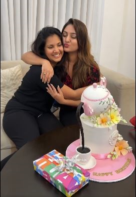 රටම දන්න සොනාලිට හොඳම යාළුවා දීපු අමතක නොවන Birthday Surprise එක දැක්කද ?