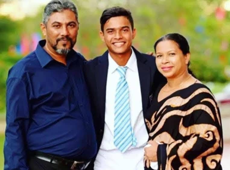 සිය පියාගේ දේහයට අවසන් ගෞරව දැක්වීමෙන් අනතුරුව යුතුකම් ඉටු කරන්න දුනිත් ඩුබායි දේශයට…