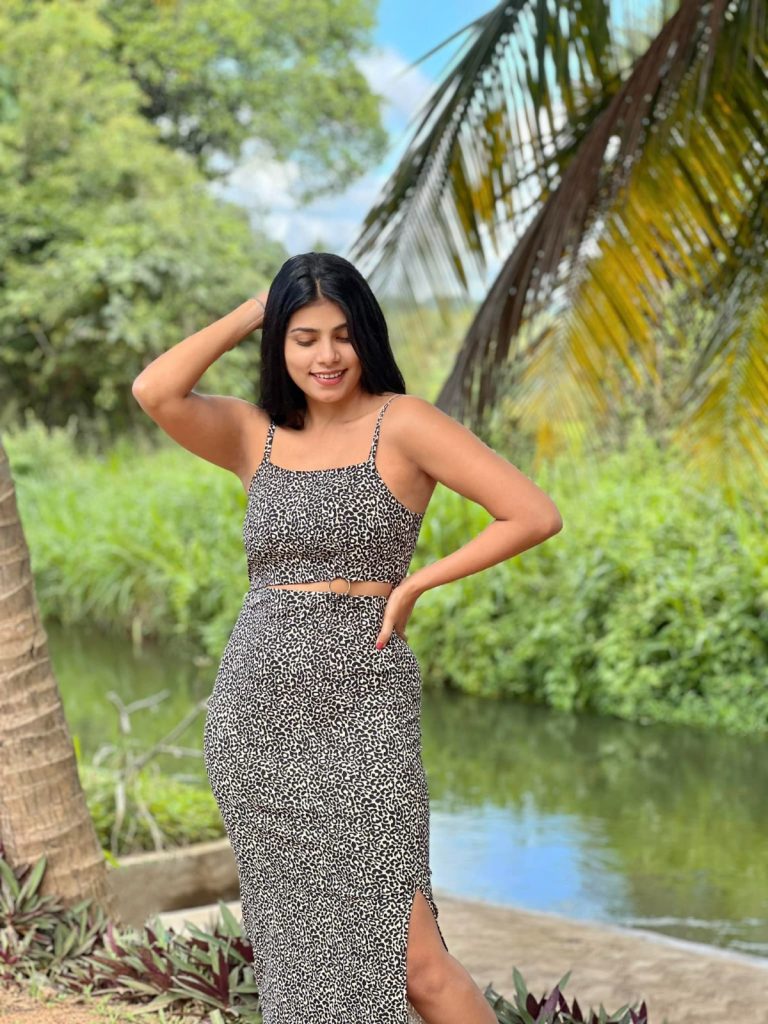 “මම ලොකු අම්මා වෙලා නංගිගේ දරුවව සුරතල් කරනවා..” ගෘහණිය විදිහට ජීවිතේ වගකීම් කරට ගත්ත ටනාෂා මේ කියන්නේ මොකක් ගැනද..?