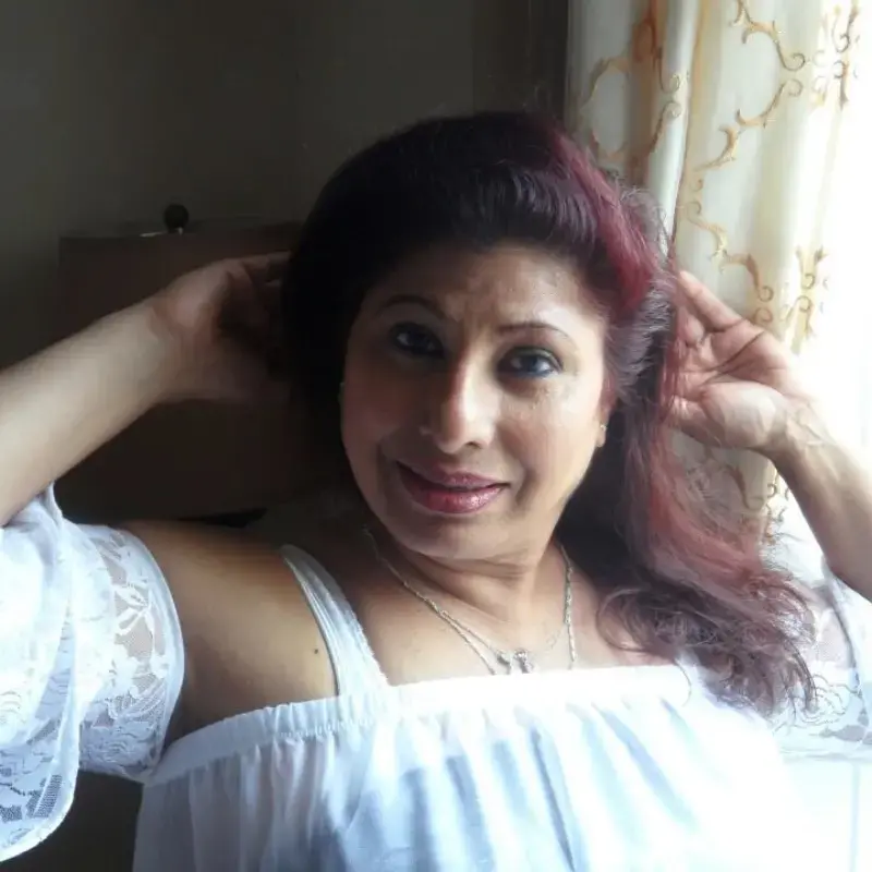 ශ්‍රී ලාංකීය වැඩිහිටියන්ට පමණක් සීමා වූ චිත්‍රපට කලාවේ පුරෝගාමියා ඇයයි. සුමනා ගෝමස් කී ආන්දෝලනාත්මක කතාව මෙන්න