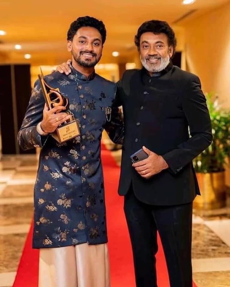 “මගේ ජීවිතේ විශාලම විප්‍රලම්බය සිදුවී අදට දෙවසරක්.. ” සිහිනයක් වගේ ගෙවී ගිය කාලයක් ගැන සජිත සංවේගයෙන් තැබූ සටහනක් මෙන්න..