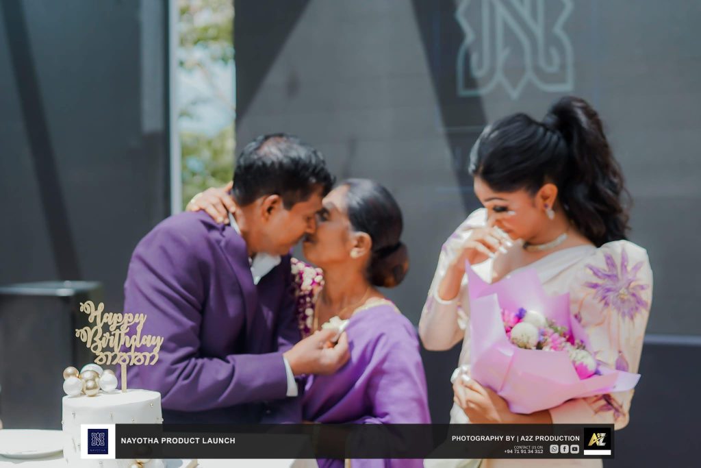 “ඒ දෙන්නගෙ ආදරෙයි.. මගේ සතුටු කදුළුයි…” ජීවිතයේ කිසිදා අමතක නොවෙන දිනයක් ගැන සංවේදී මතකයක් අවදි කළ නයෝමි..