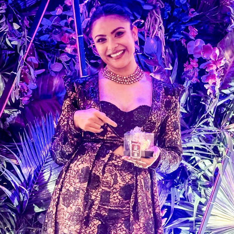 “28 වන දින මගේ ජීවිතේ ලස්සනම දවස..” අමතක නොවෙන මතක ගොන්නක් එක්ක තරින්දි එක්කළ ආදරණීය සටහනක් මෙන්න..