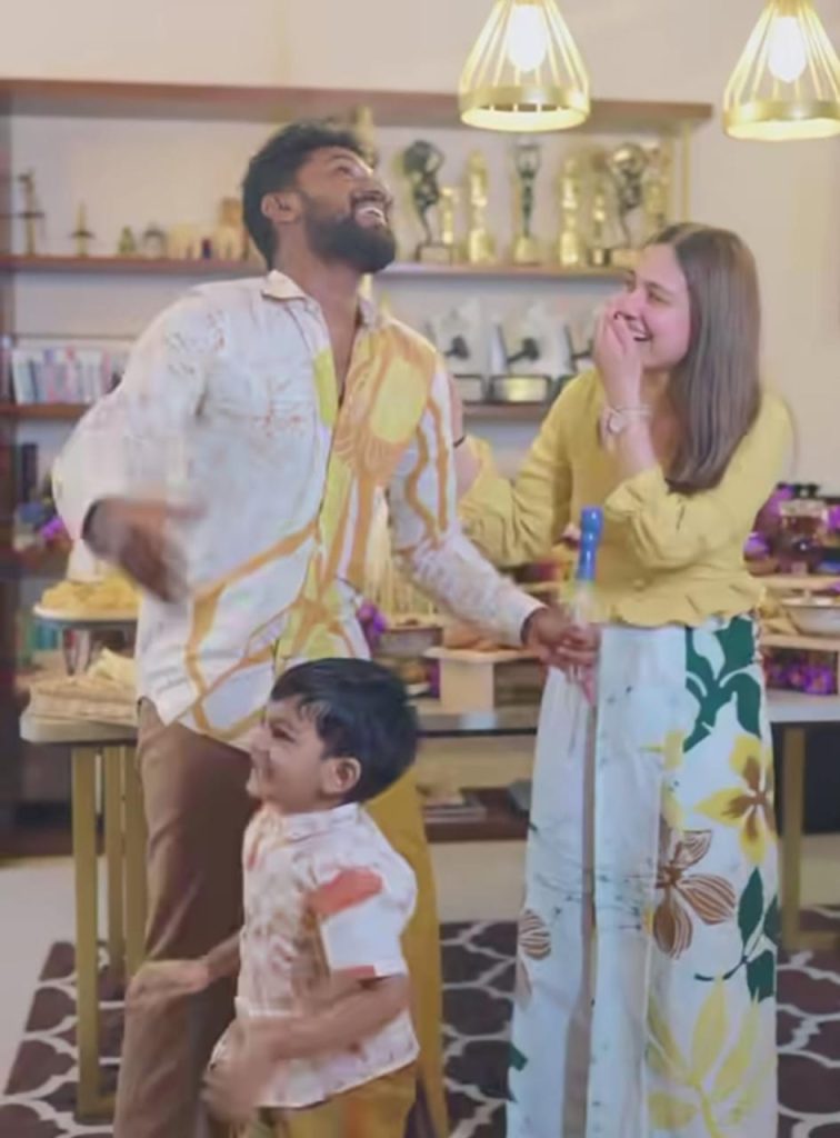 එයාලට ආදරේ කරන අය මේ සුභ ආරංචිය දැනගන්න කැමතිද ? සජිතගේ පුංචි පවුලට එන අලුත් අමුත්තා කවුද ?
