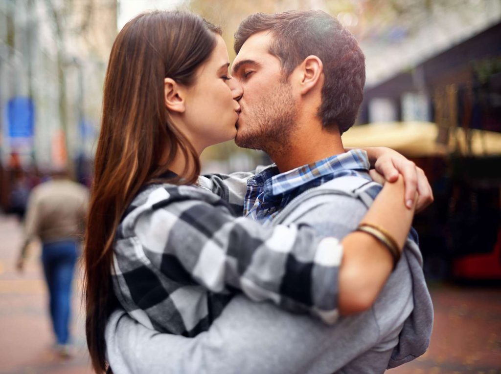 Kiss එකක් දෙනකොට මේ වැරදි නම් කරන්න එපා…