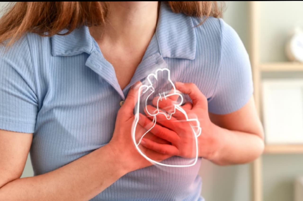 තනියම ඉන්න වෙලාවට හෘදයාබාධයක් හැදුනොත් කරන්න ඕනි මොනවද කියලා දන්නවද ? ජීවිතේ බේරාගන්න මේ දේවල් ගැනත් දැනගෙන ඉන්න