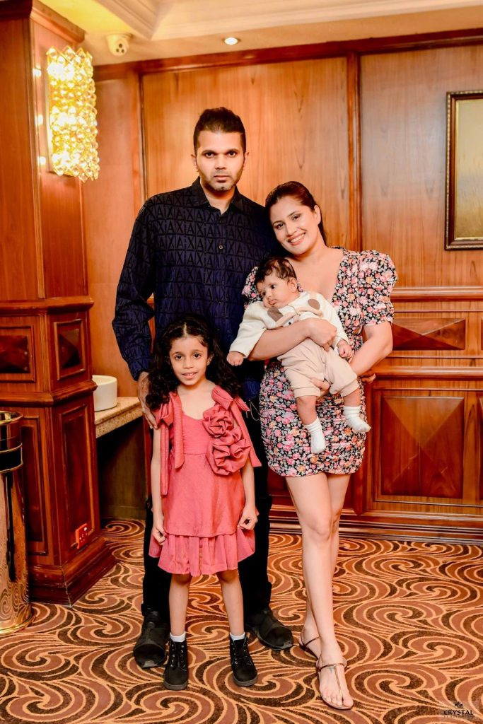 “අනේ! ආසයි පුතේ.. ඔය හුරතලය තව තව විඳින්න..” හිත් දෙකක් යා කරන බැඳීමක් ගැන සංවේදීව ඇය එක්කළ සටහන මෙන්න..