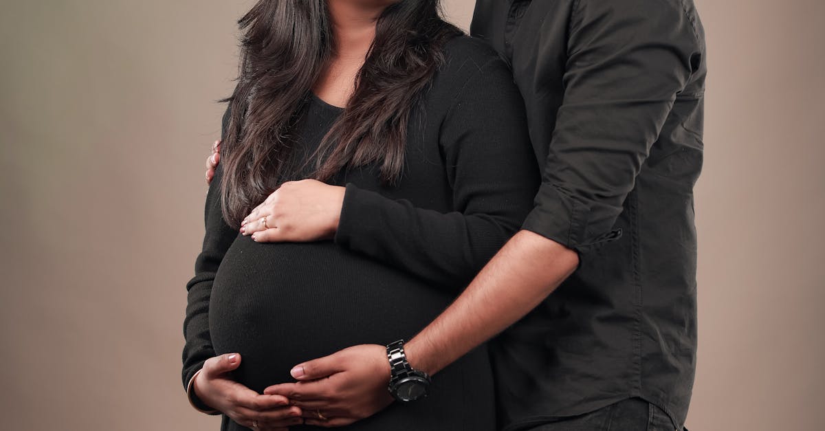 සාර්ථක ගැබ් ගැන්වීමක් සඳහා පිරිමියෙකු සතු සුදුසුකම් – හැමෝම හෙළි නොකරන ඔබ දැන සිටිය යුතු වටිනා කරුණු