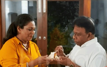 “සංසාර දුර්ග මාවතේ.. මේ දීර්ඝ චාරිකාවේ.. ඔබ හමු නොවුණා නම්.. ඔබ අත්වැල නොවුණා නම්..” ඔවුන් දෙදෙනාගේ ප්‍රේම කතාවේ තවත් විශේෂ දවසක්..