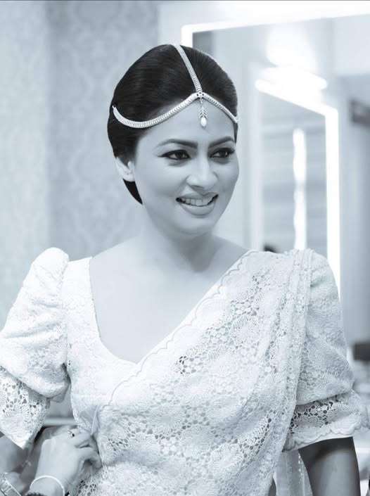 එයත් මනාලියක් වෙලා..බලන්නකෝ කොහොමද ඒ හැඩ..