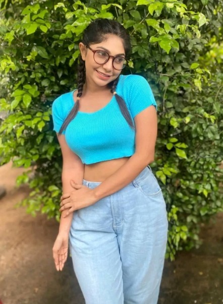 “දාලා යන අයත් ඉන්නවා. එයාලට දාලා යන්න සාධාරණ හේතු තියෙන්න පුළුවන්…” රංගන ශිල්පිනියක් වගේම ව්‍යවසායිකාවක් වුණු ඇය මේ කියන්නේ මොකක් ගැනද..?