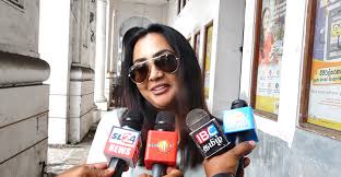 “හැමෝම දන්නවා මම ආවේ මොකටද කියලා…” ගයාත්‍රි ඩයස් අපරාධ පරීක්ෂණ දෙපාර්තමේන්තුව හමුවට…