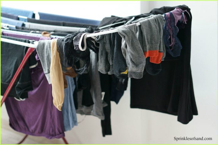 ගෙදර ඇතුලේ රෙදි වේලන්න එපා කියන්නේ මෙන්න මේ නිසා…