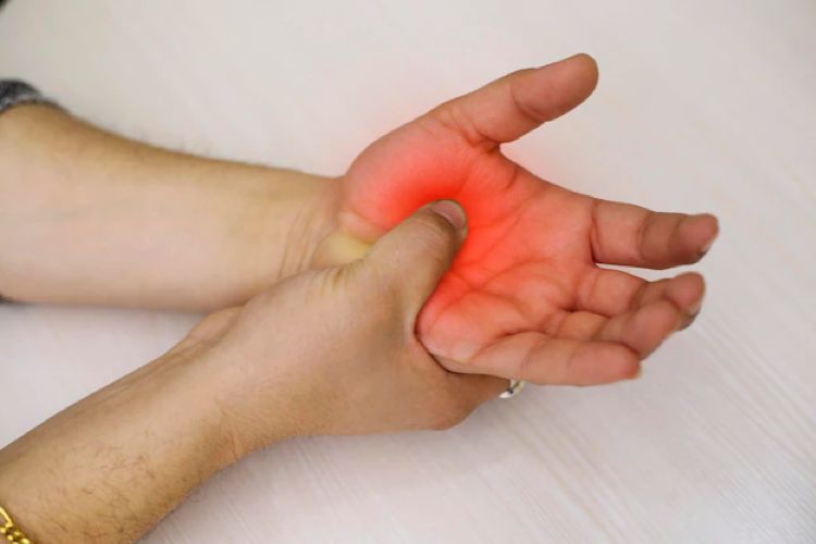 ඔබේ අත්ලේ වෙනස්කම් වලින් ලෙඩ රැසක් ගැන වේලාසනින්ම දැනගන්න පුලුවන් කියලා ඔයාලත් දැන සිටියාද ?