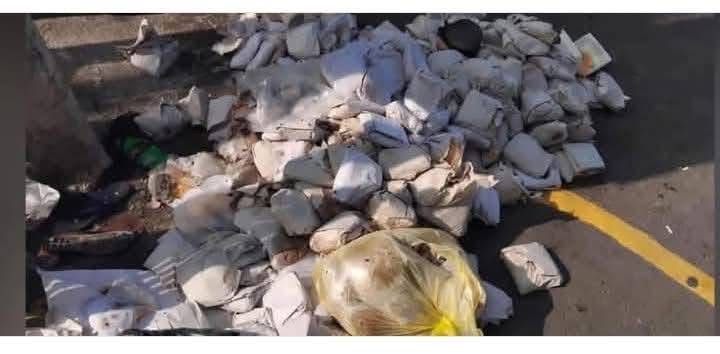 අවතැන් කදවුරු වලට දෙන්නන් වාලේ කෑම දෙන්න එපා. මේ වගේ දේවල් දෙනවනම් දෙන්න.