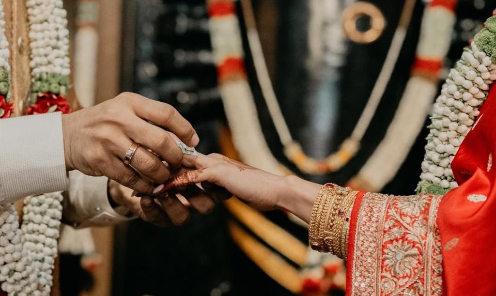 මතකද ඇයව.. මංගල සීනු හැඬවුණු ඔවුන්ගේ ප්‍රේමණීය ඡායාරූප පෙළ මෙන්න.. – Photos