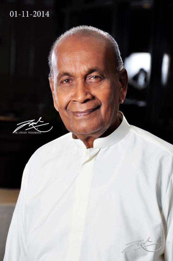 ඔබ නැති දා ඔබෙ සුවඳ දැනුනා වේ… ඒ මහා සුසුම් කුණාටුවට තව කඳුලක් එකතු කරලා ඔහුත් යන්නම ගිහින්…