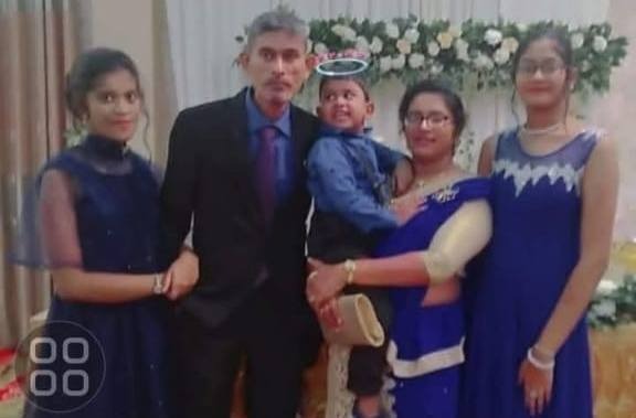 මෙවැනි ඛේදවාචකයක් තවත් නැති තරම්.. ජීවිත බේරාගන්න ගම්පොළ පැත්තට ආව ඔවුන් හසුවූ රුදුරු ජලකඳ හමුවේ ජීවිතය හැරදා යයි..