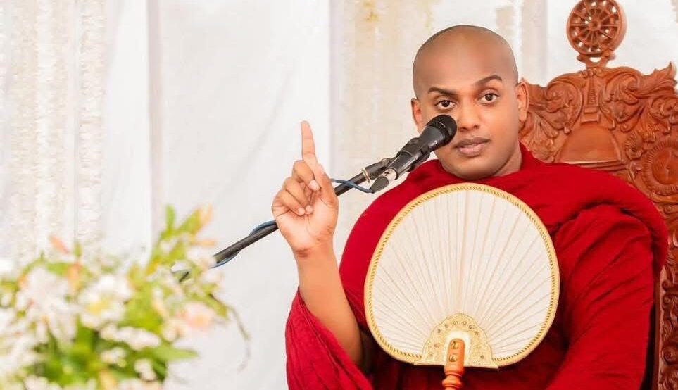 මගේ ගිහි නම සංක ප්රියමන්ත රත්නායක. 2007 පැවිදි උනා කත්නෝරුවේ සිරිධම්ම හිමි විදිහට…. කවුරුත් දන්න කත්නෝරුවේ සිරිධම්ම හිමි ගැන නොදත් කතාවක් මෙන්න.