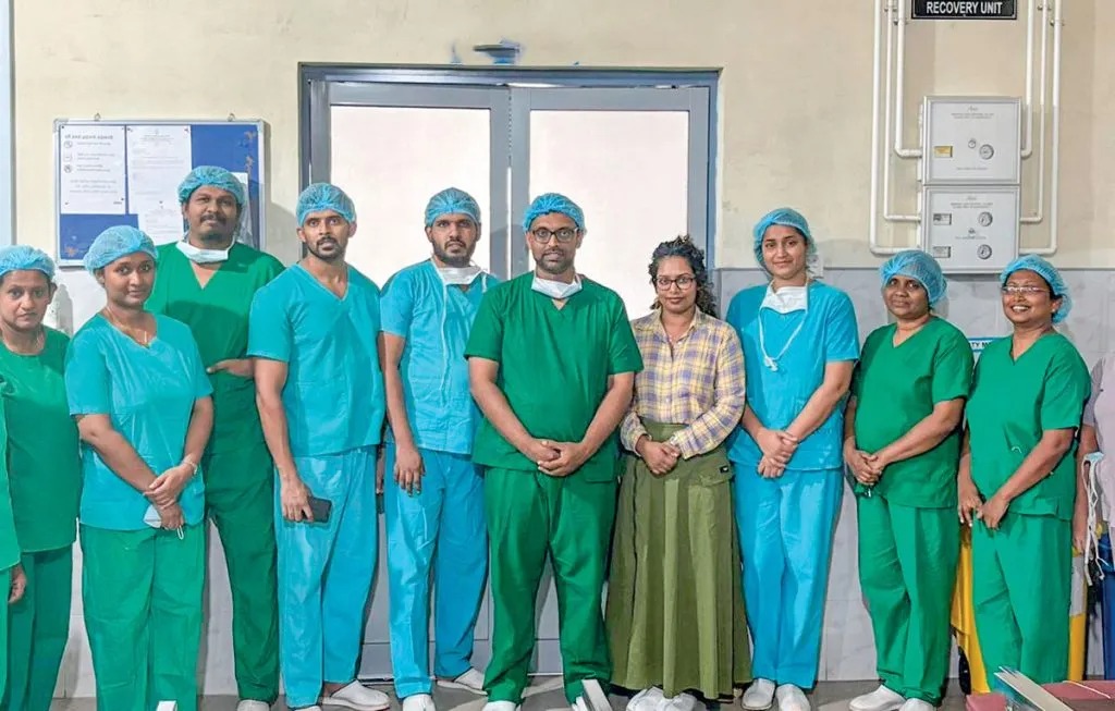 මෙය ඉතාම සූක්ෂ්ම සැත්කමක්.. රෝගියාගේ හදවත 20%ක් පමණ වැඩ කරමින් තිබුණේ..“ මෙරට ප්‍රථම වරට කුලියාපිටිය ශික්ෂණ රෝහලේ දී සිදුකළ විශ්මිත සැත්කම..